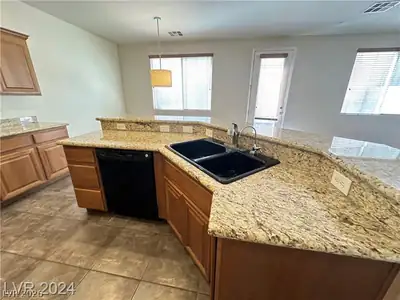 545 NEWBERRY SPRINGS Drive Kitchen