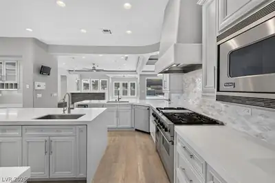 2279 Candlestick Avenue Kitchen