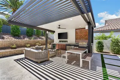 2279 Candlestick Avenue Patio