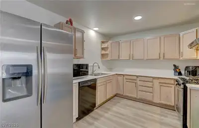6500 Hill View Avenue Kitchen