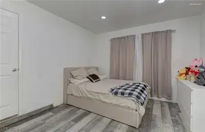 6500 Hill View Avenue Bedroom