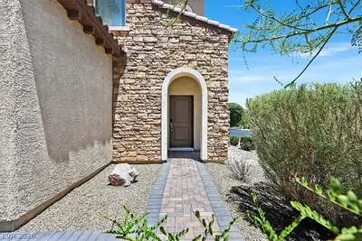 272 Finsbury Court Entry