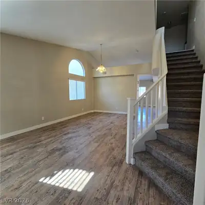 2506 Paradise Isle Avenue Living Room