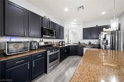 9420 Logan Ridge Court Kitchen