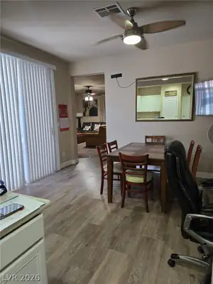 9014 Partridge Hill Street Dining Area