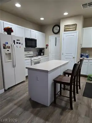 9014 Partridge Hill Street Kitchen
