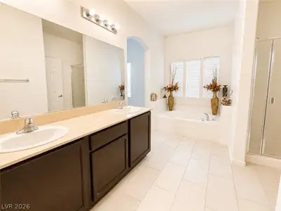 2880 Sparkling Sea Street Primary Bathroom