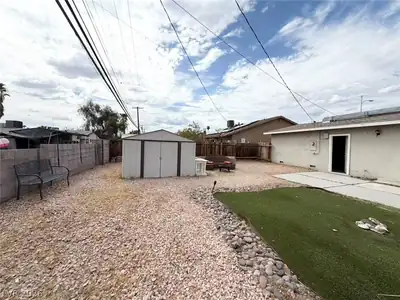 4517 Alta Drive Yard