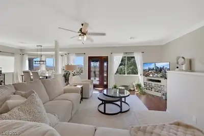545 Opal Court Living Room