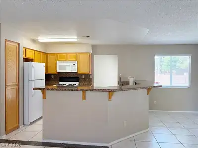 2713 Brienza Way Kitchen