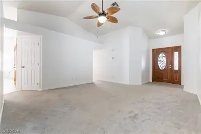 826 Anchor Drive Entrance Foyer