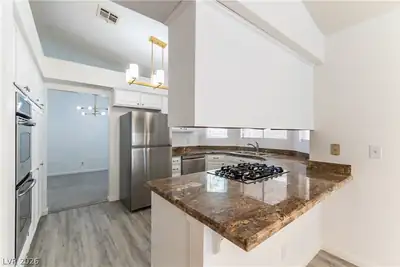 826 Anchor Drive Kitchen