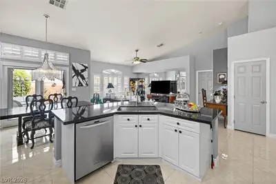 9616 Emeraude Avenue Kitchen