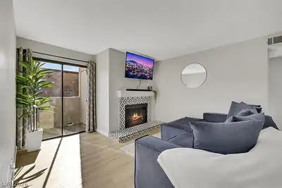2984 Juniper Hills Boulevard 204 Living Room