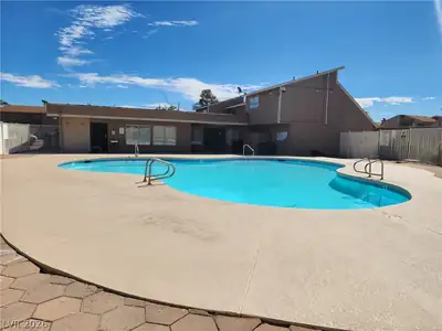 5125 Golden Lane A Pool