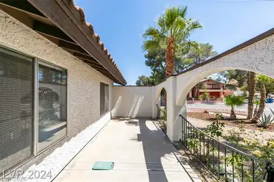 5532 Ramillete Road Patio