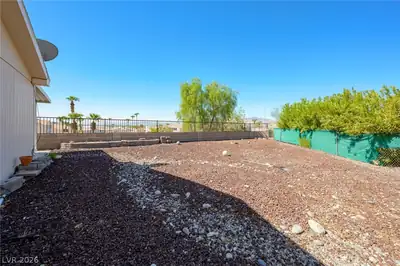 1731 Esquina Street Yard