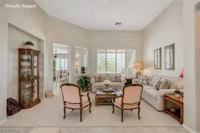 10312 Willamette Place Living Room
