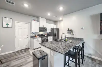 7313 Sunray Point Street Kitchen