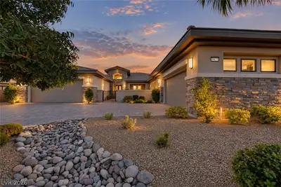 8477 Wolf Mountain Court Las Vegas, NV 89129