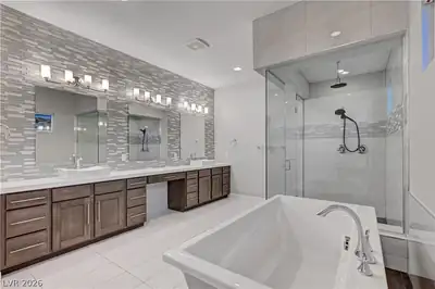 8477 Wolf Mountain Court Primary Bathroom