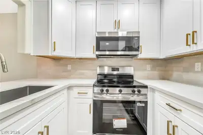 601 Cabrillo Circle 431 Kitchen