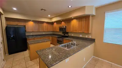6877 Quiet Peeps Place Kitchen