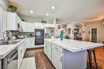 672 Kentons Run Avenue Kitchen