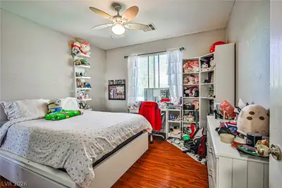 672 Kentons Run Avenue Bedroom