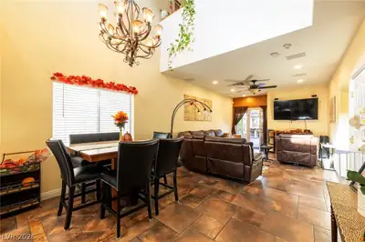8859 Keywood Street Dining Area