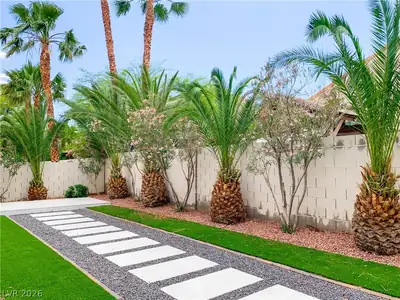 4765 Crakow Court Yard