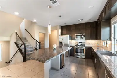 8012 Carpenter Creek Avenue Kitchen
