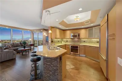 322 Karen Avenue 807 Kitchen