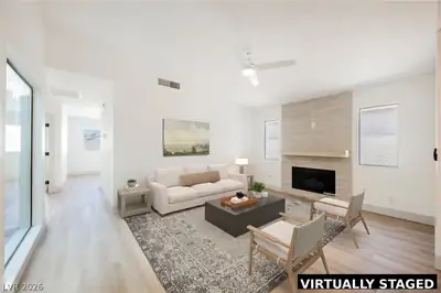 5065 Celebrity Circle Living Room
