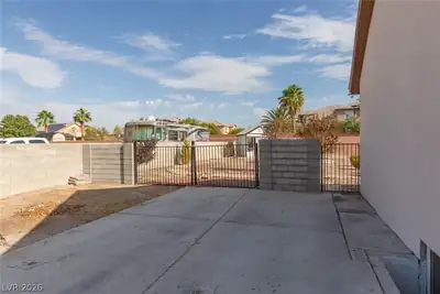 7295 North Torrey Pines Drive Patio