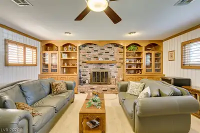 661 Burton Street Living Room