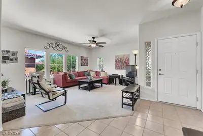 845 Canterra Street 2051 Living Room
