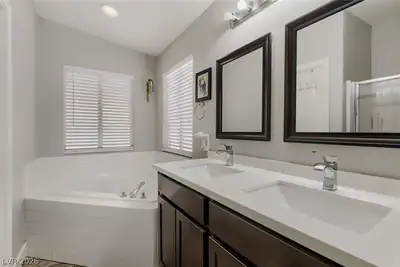 5218 Willowdale Court Primary Bathroom