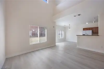 10443 Alpine Edge Avenue Living Room