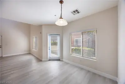 10443 Alpine Edge Avenue Dining Area