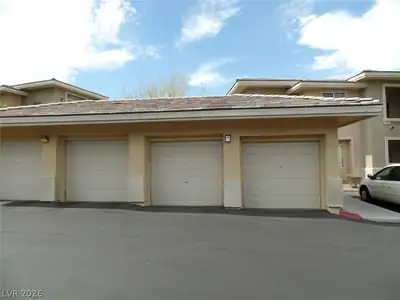 904 Domnus Lane 105 Garage