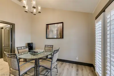 1909 Blackpool Circle Dining Area
