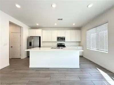8357 Aurora Ridge Avenue Kitchen