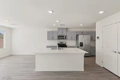5702 Sunset Sedona Street, North Las Vegas, NV 89081 Kitchen