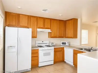 3016 Sunset Harbor Court Kitchen