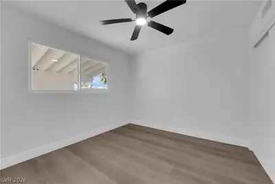 4112 Las Lomas Avenue Bedroom