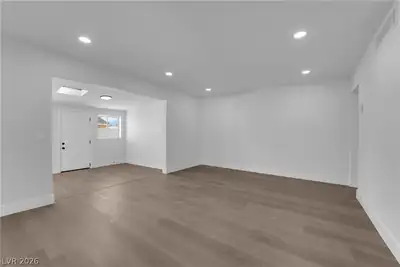 4112 Las Lomas Avenue Living Room