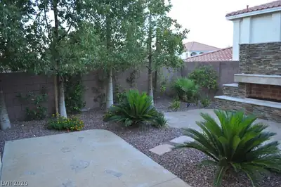 7804 Jacaranda Hill Court Yard