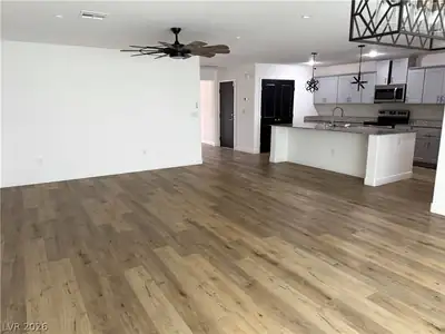 314 West Winston Lane Living Room