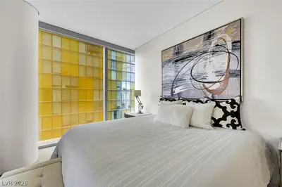 3722 Las Vegas Boulevard 2412 Bedroom